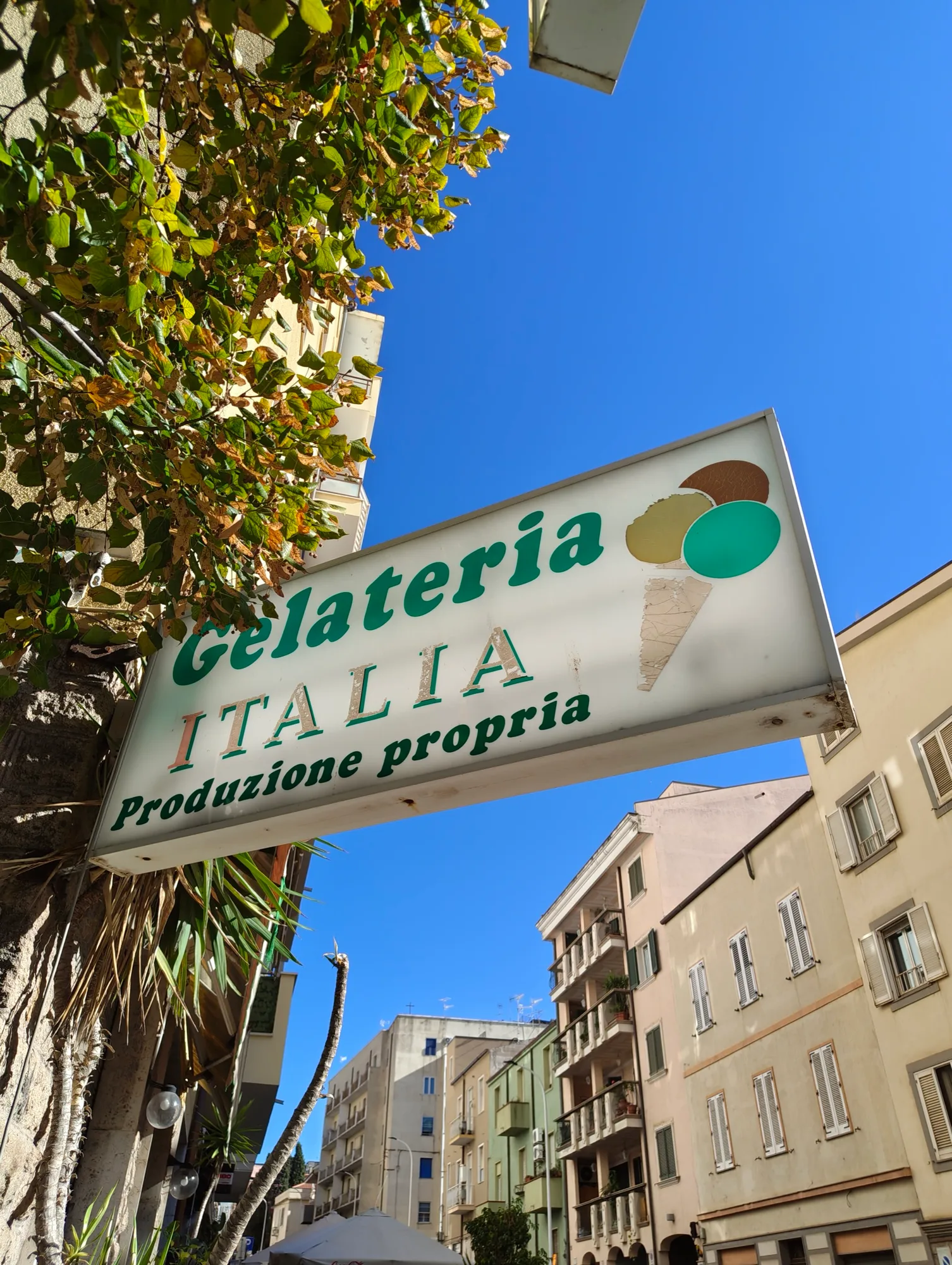 Gelateria Italia sign